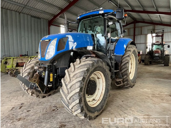 NEW HOLLAND T7000 Traktor