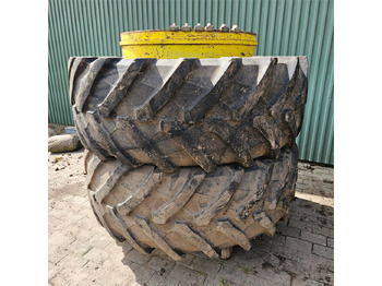 JOHN DEERE Traktor