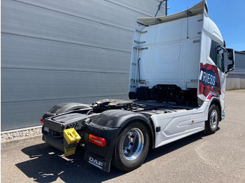 Sattelzugmaschine DAF XF 530 FT Alcoa Hydraulik LED Intarder ADR AT: das Bild 4