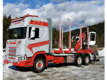 Holztransporter SCANIA R580: das Bild 2 Holztransporter SCANIA R580: das Bild 2