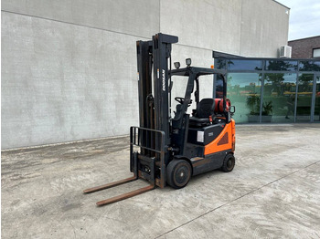 DOOSAN Treibgasstapler