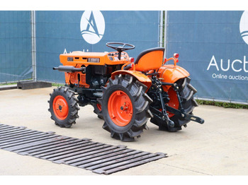 Traktor Kubota B7001DT: das Bild 4