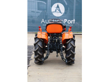 Traktor Kubota B7001DT: das Bild 5