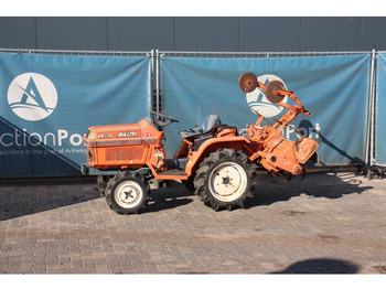 KUBOTA Traktor
