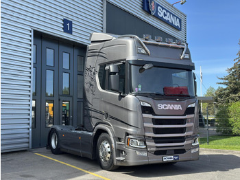 SCANIA R 450 Sattelzugmaschine