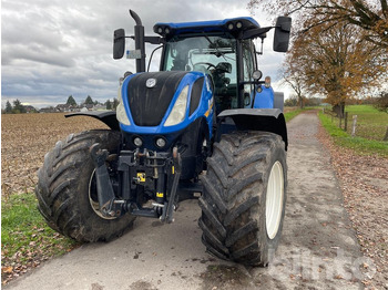 NEW HOLLAND T7.230 Traktor