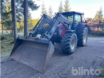 VALTRA N141 Traktor