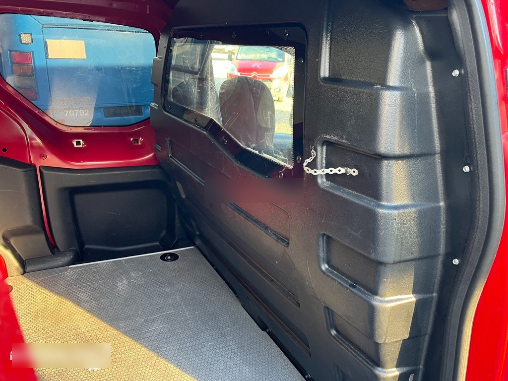 PKW 2015 Citroën Berlingo 1.6 84kw: das Bild 12 PKW 2015 Citroën Berlingo 1.6 84kw: das Bild 12