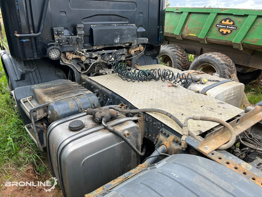2001 SCANIA R124 6x2 Mootoririkkega/Faulty engine - Sattelzugmaschine: das Bild 5 2001 SCANIA R124 6x2 Mootoririkkega/Faulty engine - Sattelzugmaschine: das Bild 5