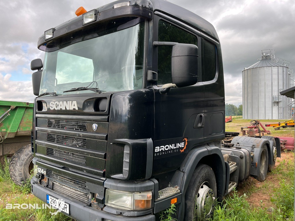 2001 SCANIA R124 6x2 Mootoririkkega/Faulty engine - Sattelzugmaschine: das Bild 2 2001 SCANIA R124 6x2 Mootoririkkega/Faulty engine - Sattelzugmaschine: das Bild 2