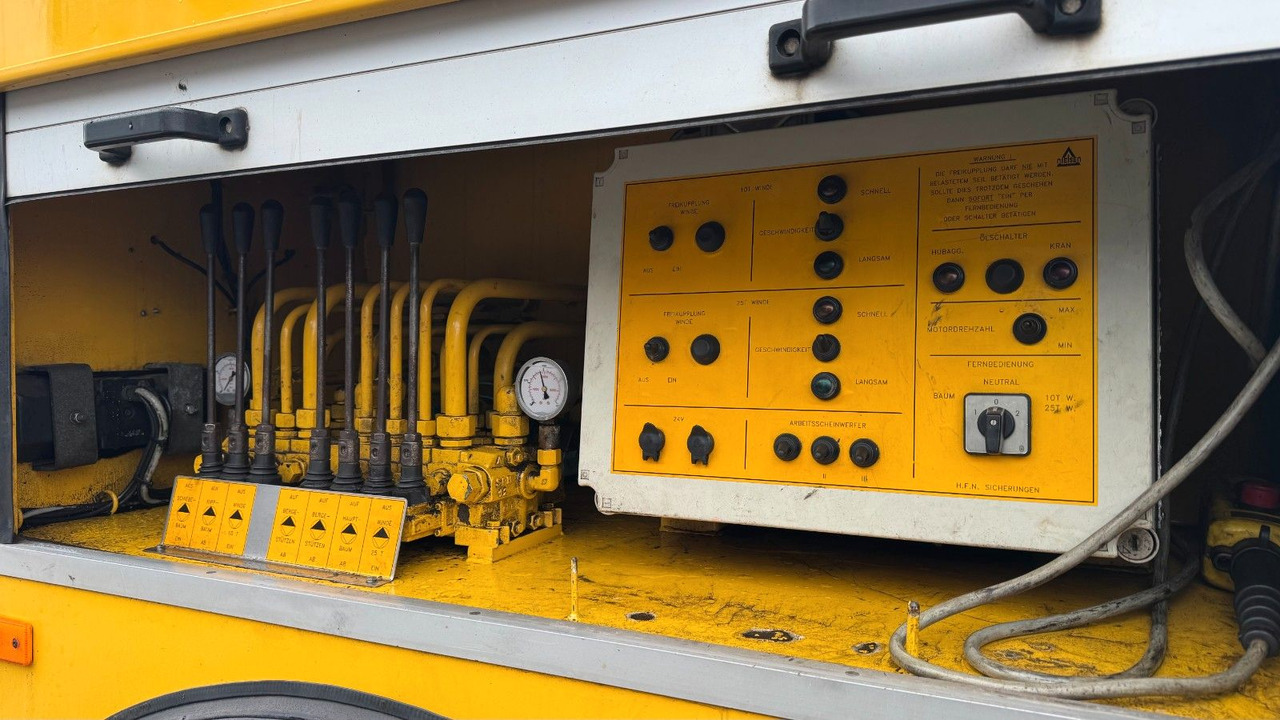 MAN 35.463 Abschleppwagen Kran LKW Berger Wilk WR25 - Abschleppwagen: das Bild 5 MAN 35.463 Abschleppwagen Kran LKW Berger Wilk WR25 - Abschleppwagen: das Bild 5