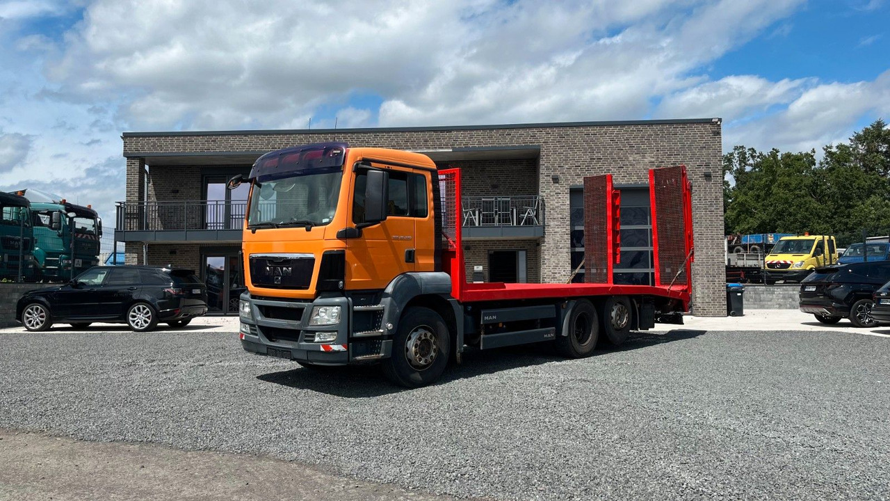 MAN TGS 26.320 Abschlepper Transporter Baumaschinen - Abschleppwagen: das Bild 1 MAN TGS 26.320 Abschlepper Transporter Baumaschinen - Abschleppwagen: das Bild 1