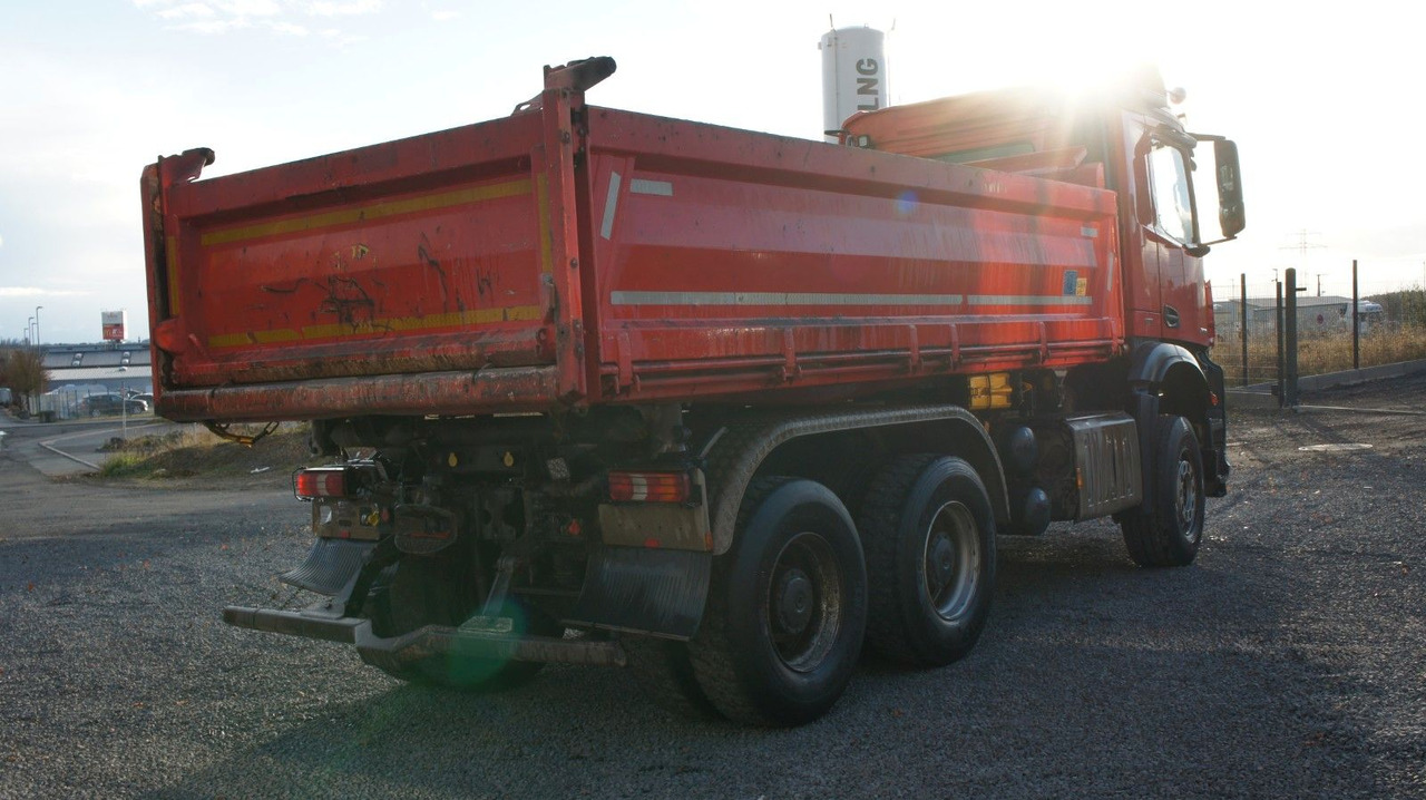 Mercedes-Benz Arocs 2653 Dreiseitenkipper Meiller Bordmatik - Kipper: das Bild 4 Mercedes-Benz Arocs 2653 Dreiseitenkipper Meiller Bordmatik - Kipper: das Bild 4