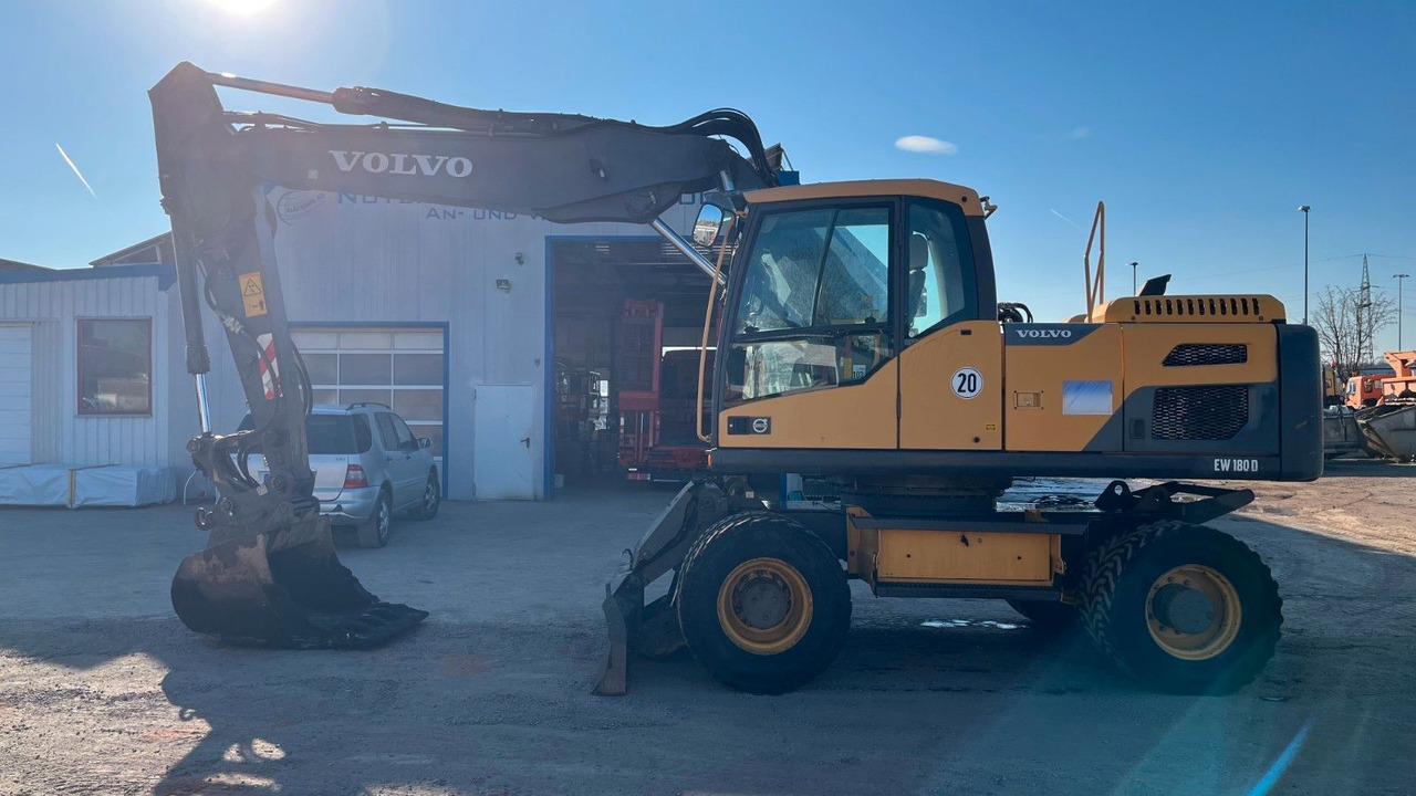 Volvo EW180D 20500 Kg Verstellausleger OilQuick - Mobilbagger: das Bild 1 Volvo EW180D 20500 Kg Verstellausleger OilQuick - Mobilbagger: das Bild 1
