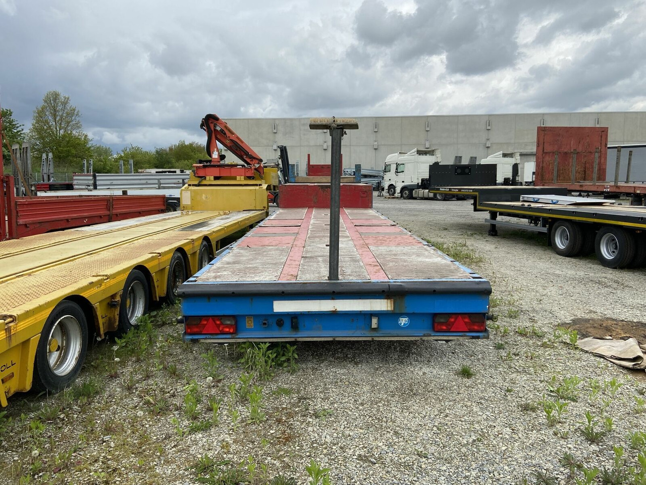 3 Achs Satteltieflader Platofür Fertigteile ode - Tieflader Auflieger: das Bild 3 3 Achs Satteltieflader Platofür Fertigteile ode - Tieflader Auflieger: das Bild 3