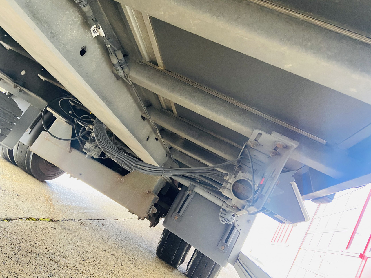 Ackermann Z-KA-F10.5/7,6 1 Achs Planenanhänger 10,5 t GG - Koffer Anhänger: das Bild 2 Ackermann Z-KA-F10.5/7,6 1 Achs Planenanhänger 10,5 t GG - Koffer Anhänger: das Bild 2