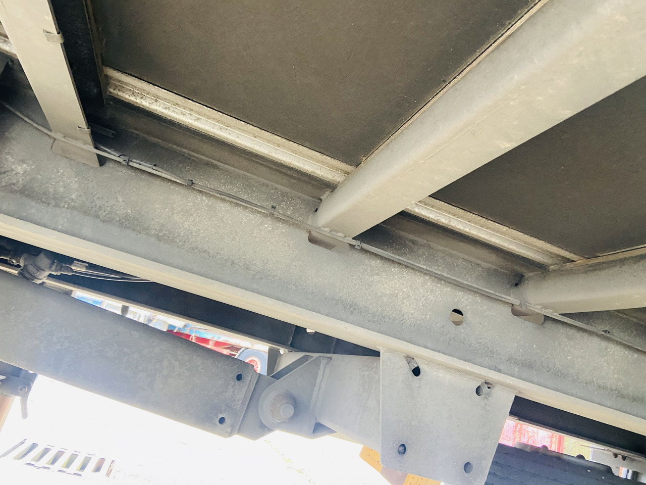 Ackermann Z-KA-F10.5/7,6 1 Achs Planenanhänger 10,5 t GG - Koffer Anhänger: das Bild 3 Ackermann Z-KA-F10.5/7,6 1 Achs Planenanhänger 10,5 t GG - Koffer Anhänger: das Bild 3