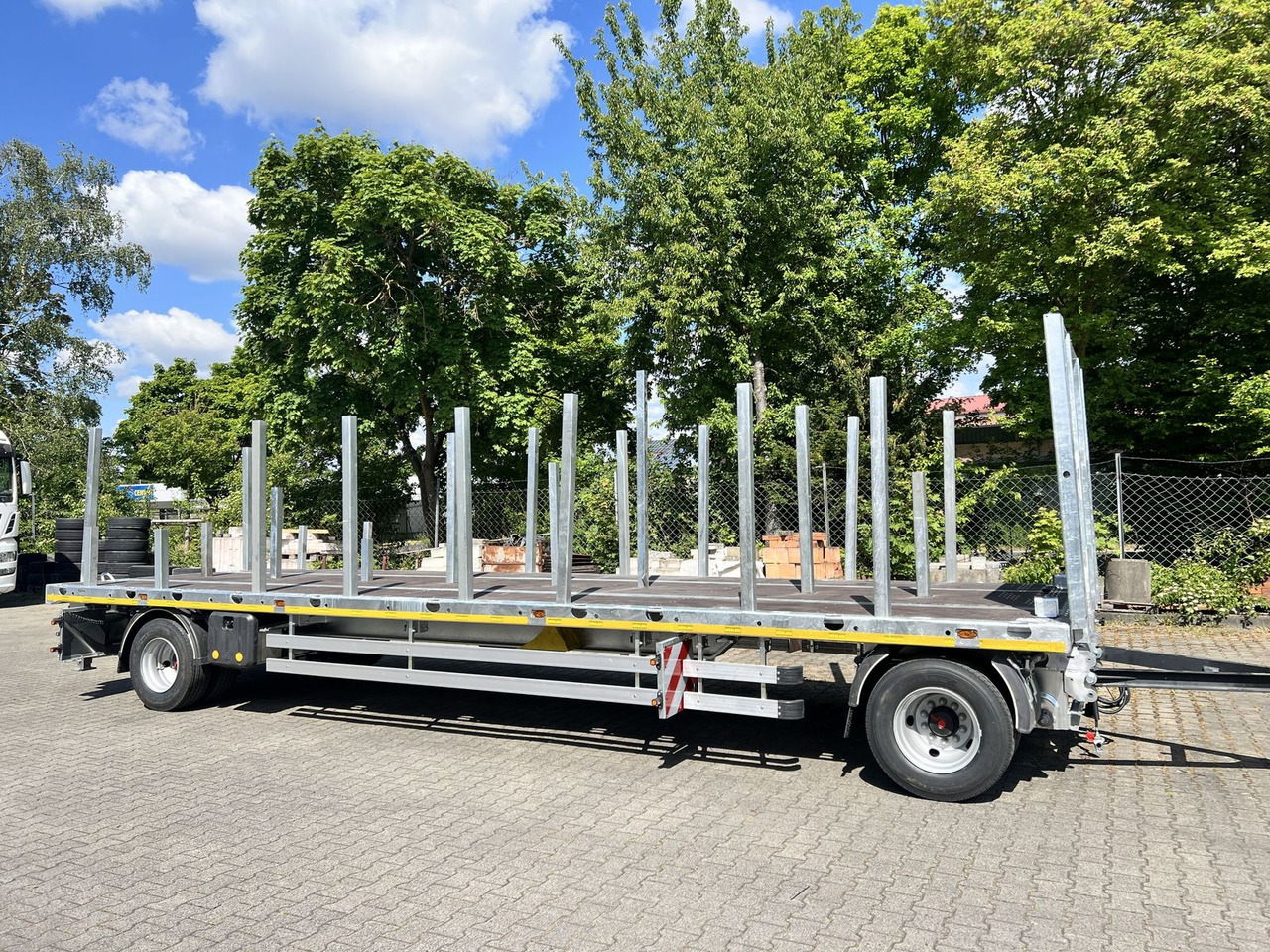 Möslein 2 Achs Jumbo- Plato- Anhänger - Pritschenanhänger/ Plattformanhänger: das Bild 2 Möslein 2 Achs Jumbo- Plato- Anhänger - Pritschenanhänger/ Plattformanhänger: das Bild 2