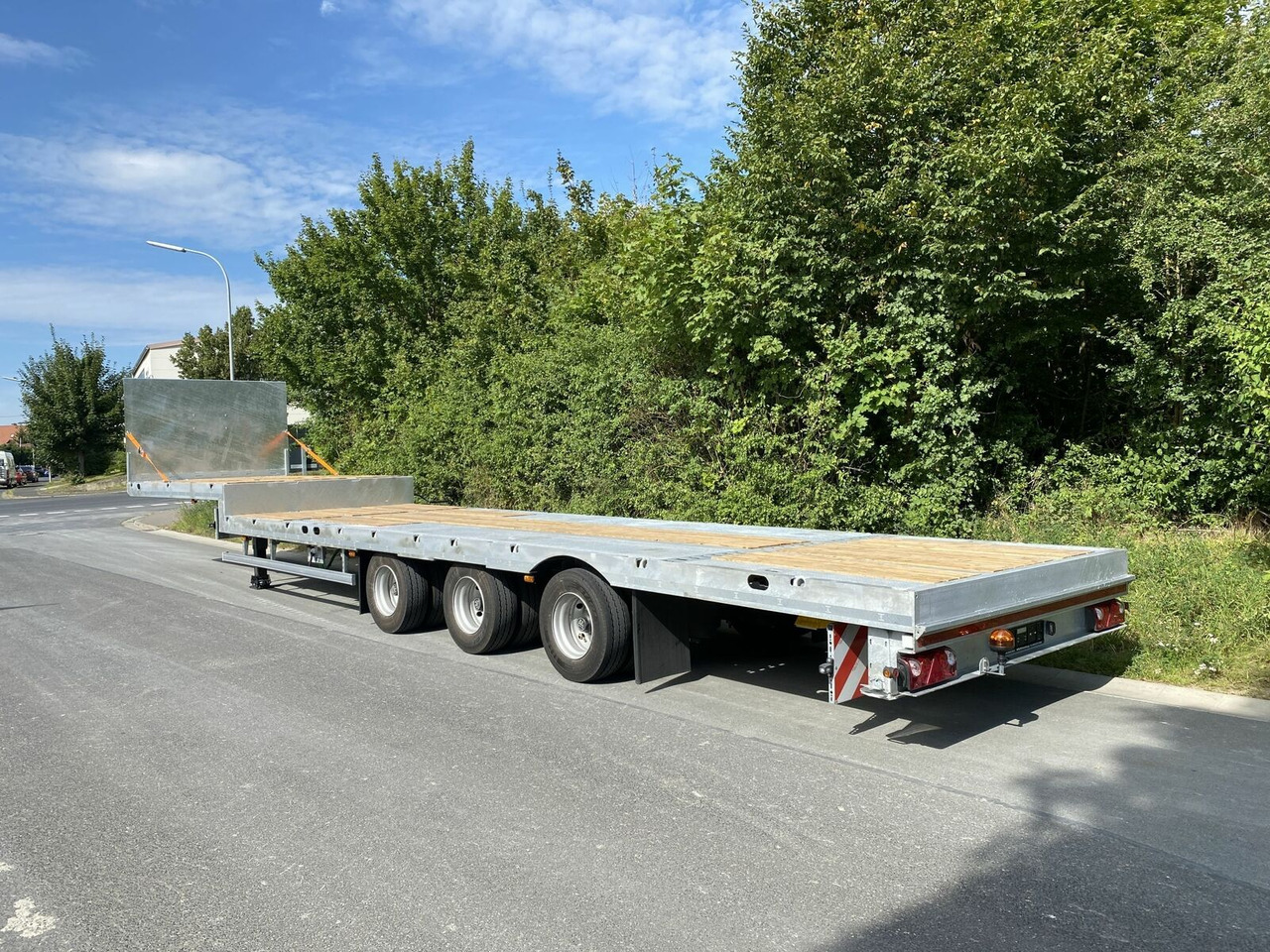 Möslein 3 Achs Satteltieflader Plato 45 t GGfür Fertigt - Tieflader Auflieger: das Bild 2 Möslein 3 Achs Satteltieflader Plato 45 t GGfür Fertigt - Tieflader Auflieger: das Bild 2