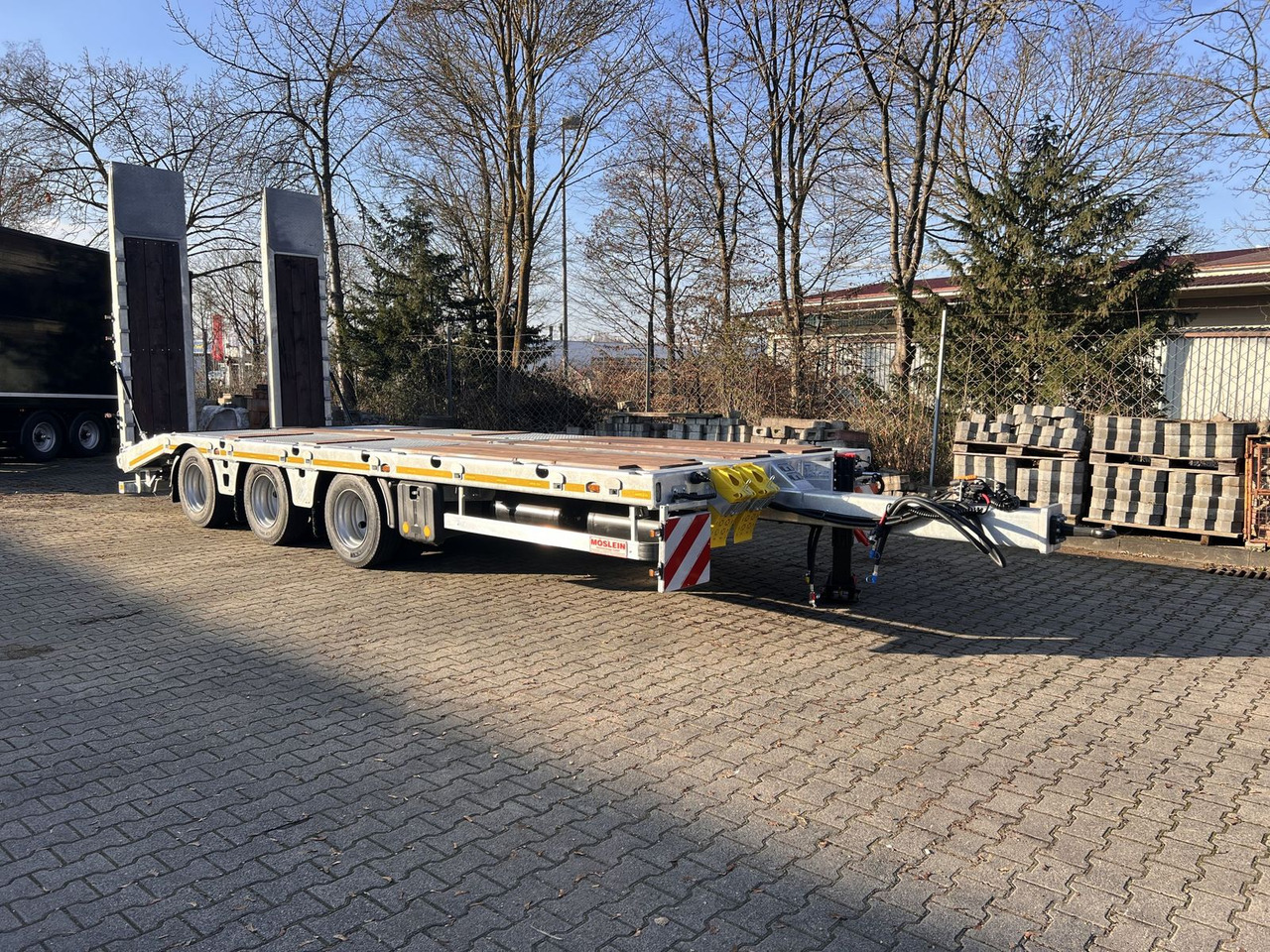 Möslein 34 t GG Tridem- Tieflader 3 Achs, gelenktNeufah - Tieflader Anhänger: das Bild 2 Möslein 34 t GG Tridem- Tieflader 3 Achs, gelenktNeufah - Tieflader Anhänger: das Bild 2