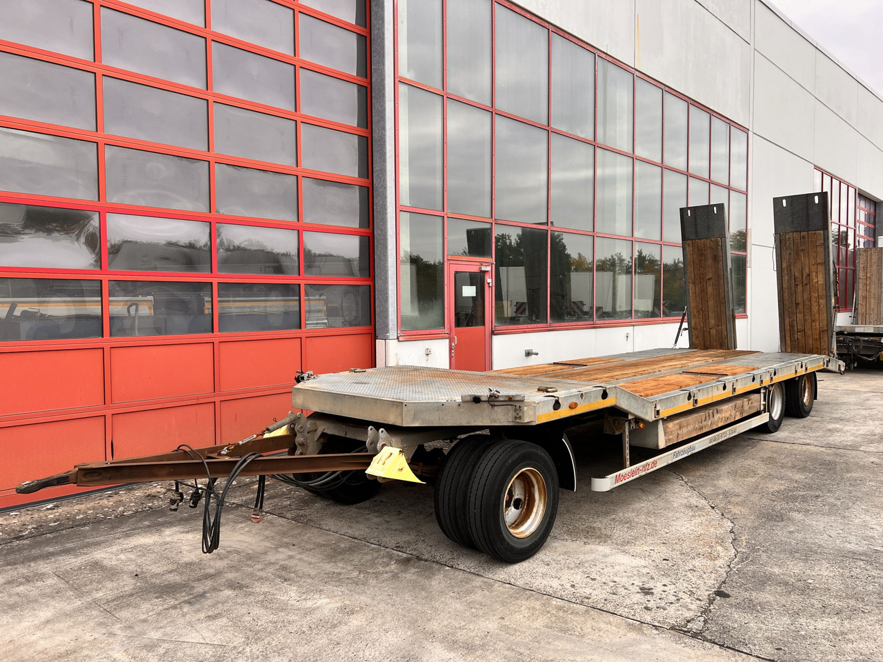 Möslein TF3 Schwebheim 3 Achs Tiefladeranhänger - Tieflader Anhänger: das Bild 4 Möslein TF3 Schwebheim 3 Achs Tiefladeranhänger - Tieflader Anhänger: das Bild 4