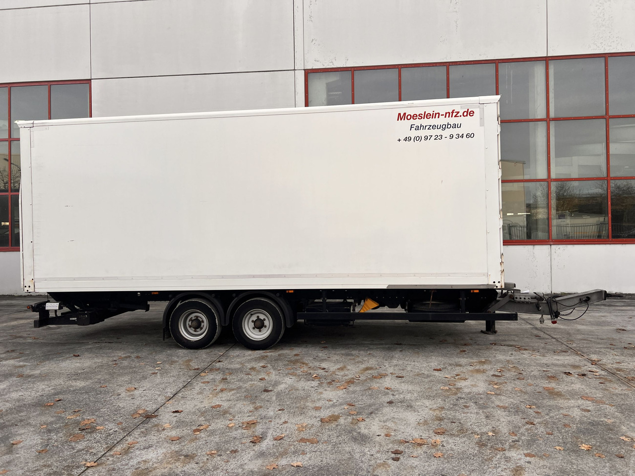 Möslein TK0105D-L Weiß Tandemkoffer Ladebordwand + Durchladbar - Koffer Anhänger: das Bild 4 Möslein TK0105D-L Weiß Tandemkoffer Ladebordwand + Durchladbar - Koffer Anhänger: das Bild 4