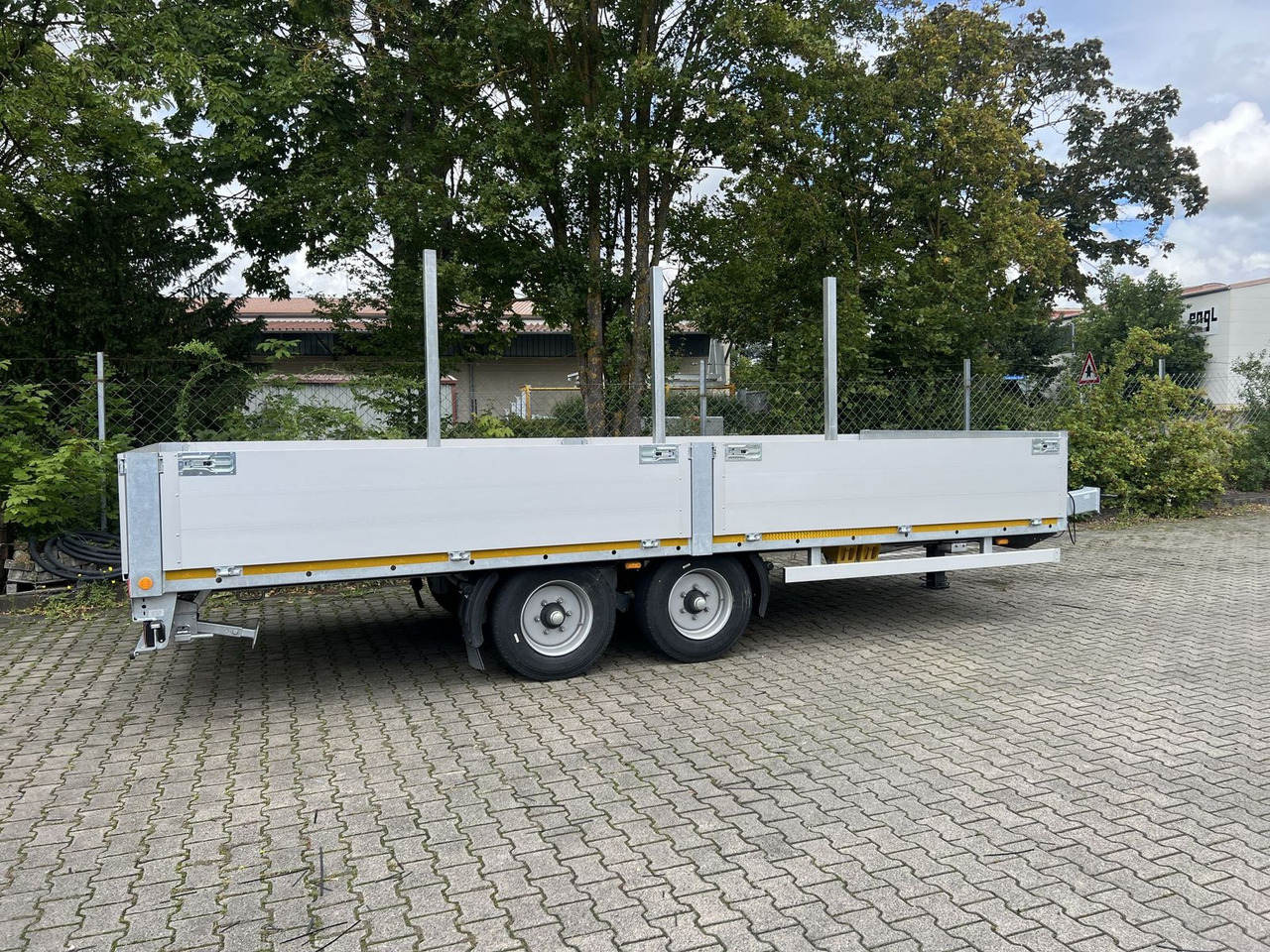 Möslein Tandem- Pritschenanhänger- Tieflader - Pritschenanhänger/ Plattformanhänger: das Bild 1 Möslein Tandem- Pritschenanhänger- Tieflader - Pritschenanhänger/ Plattformanhänger: das Bild 1