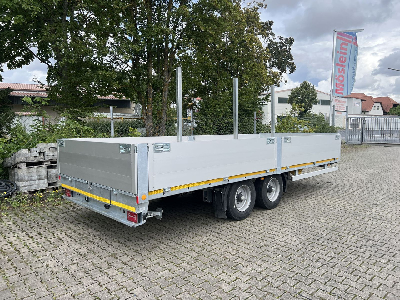 Möslein Tandem- Pritschenanhänger- Tieflader - Pritschenanhänger/ Plattformanhänger: das Bild 4 Möslein Tandem- Pritschenanhänger- Tieflader - Pritschenanhänger/ Plattformanhänger: das Bild 4