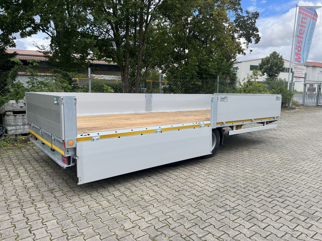 Möslein Tandem- Pritschenanhänger- Tieflader - Pritschenanhänger/ Plattformanhänger: das Bild 4 Möslein Tandem- Pritschenanhänger- Tieflader - Pritschenanhänger/ Plattformanhänger: das Bild 4