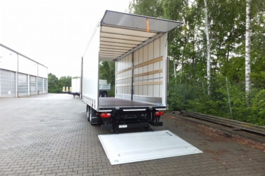Möslein neuer Planenanhänger, Ladebordwand + Durchladba - Planenanhänger: das Bild 4 Möslein neuer Planenanhänger, Ladebordwand + Durchladba - Planenanhänger: das Bild 4
