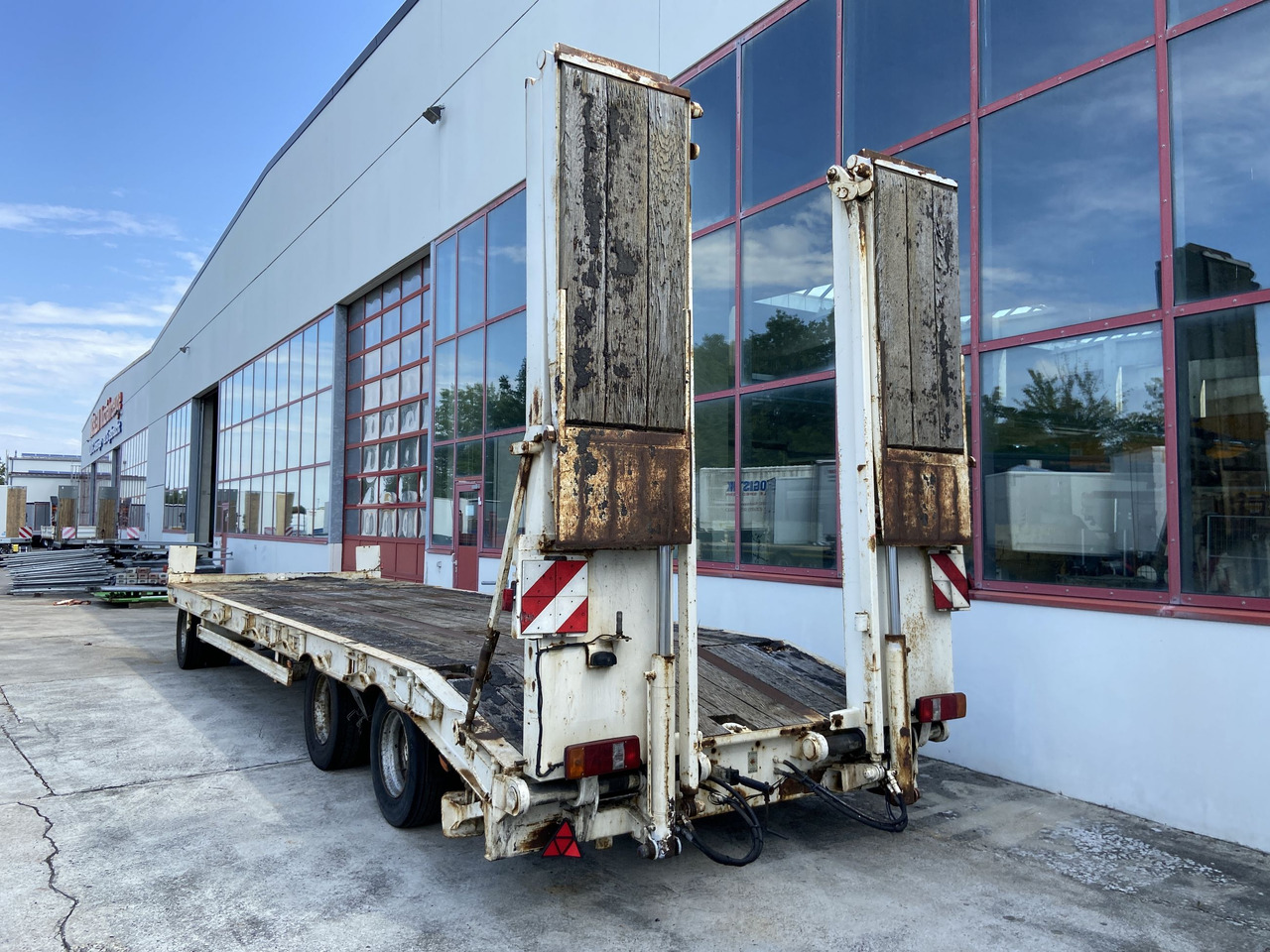 Müller Mitteltal PT 30 3 Achs Tieflader 9,20 m Ladefläche - Tieflader Anhänger: das Bild 2 Müller Mitteltal PT 30 3 Achs Tieflader 9,20 m Ladefläche - Tieflader Anhänger: das Bild 2