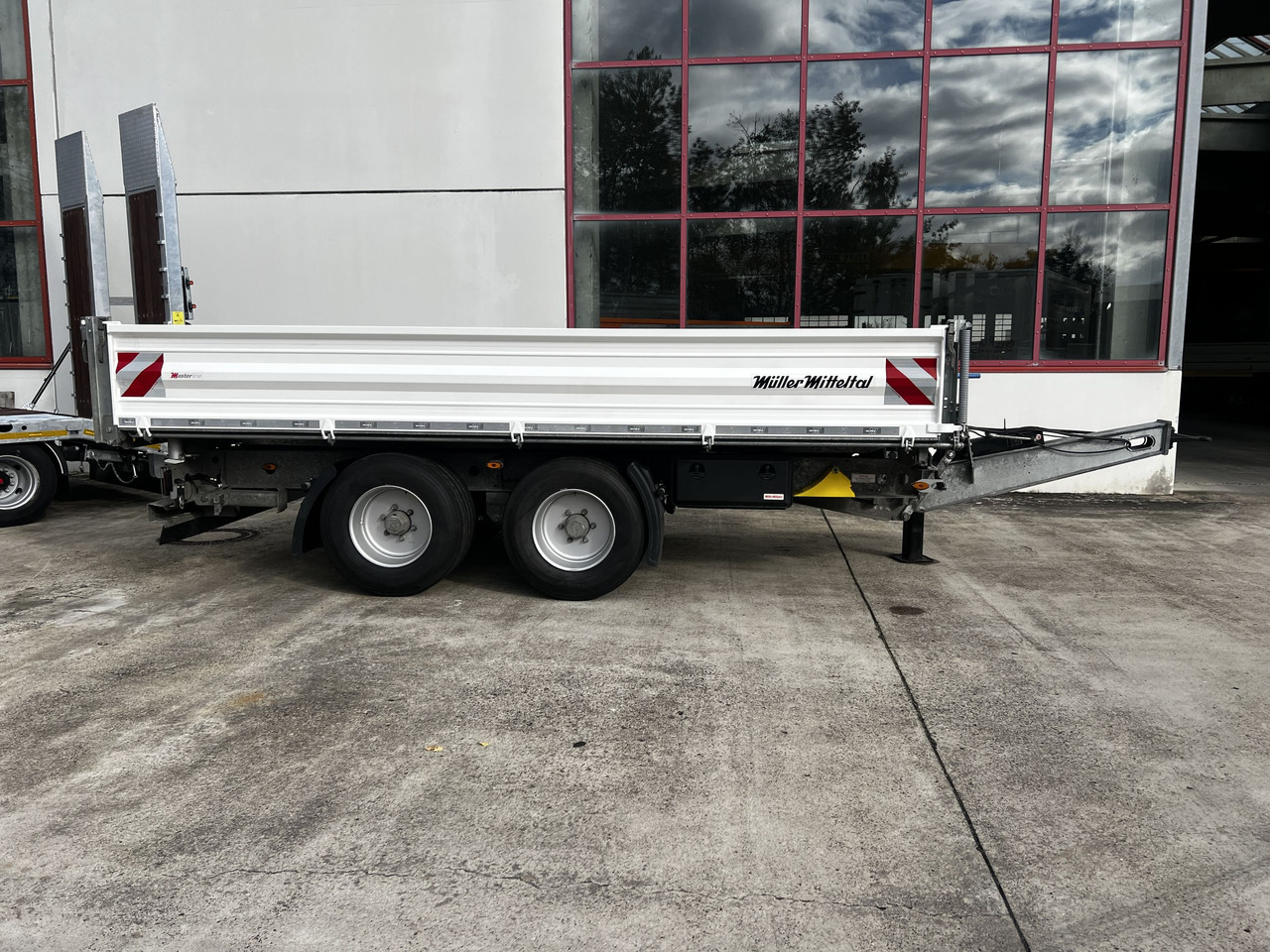 Müller Mitteltal TA-2 14,4 t Tandemkipper- Tieflader Breitbereifung NEUWERTIG - Kipper Anhänger: das Bild 2 Müller Mitteltal TA-2 14,4 t Tandemkipper- Tieflader Breitbereifung NEUWERTIG - Kipper Anhänger: das Bild 2
