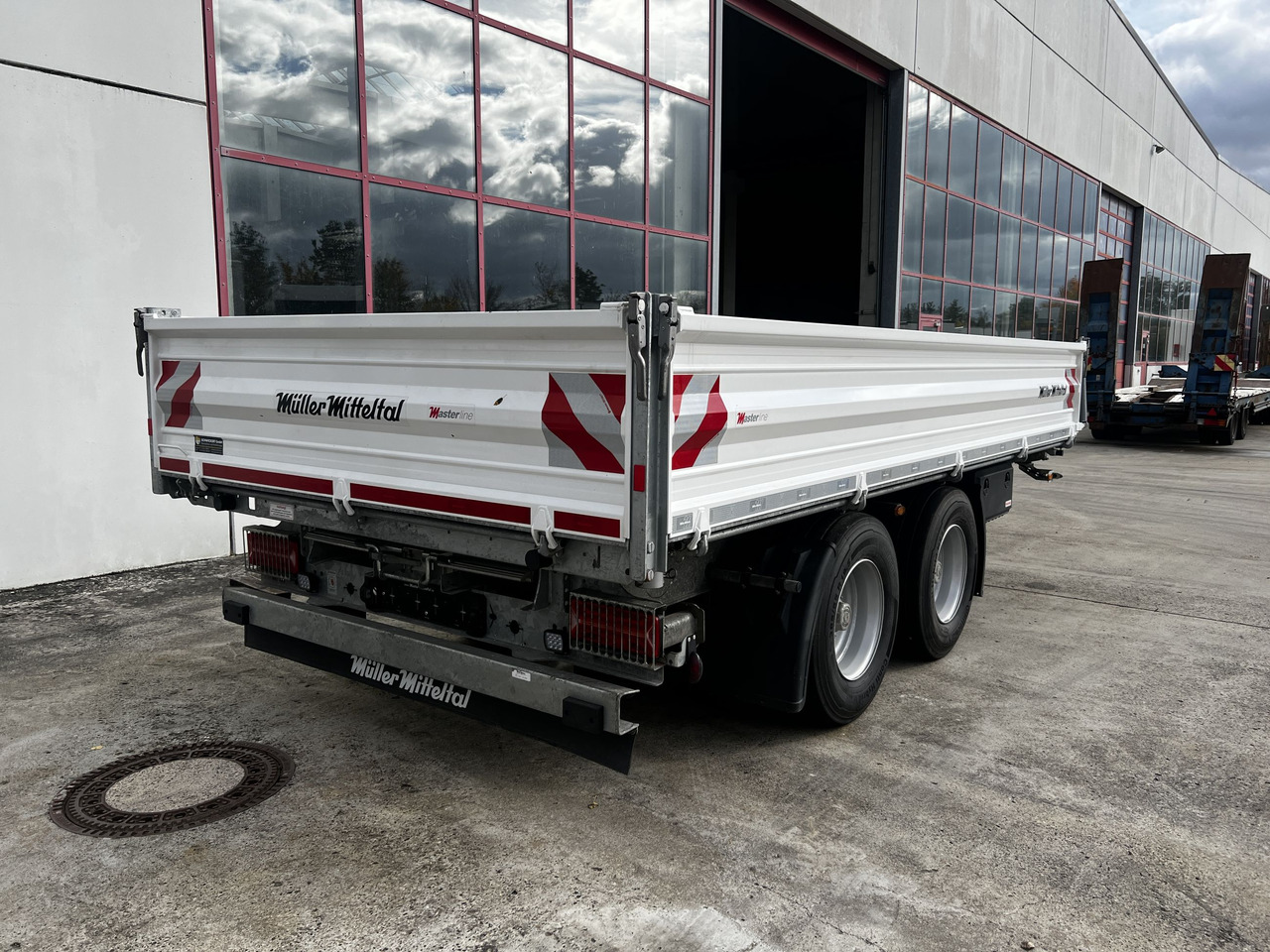 Müller Mitteltal TA-2 14,4 t Tandemkipper- Tieflader Breitbereifung NEUWERTIG - Kipper Anhänger: das Bild 5 Müller Mitteltal TA-2 14,4 t Tandemkipper- Tieflader Breitbereifung NEUWERTIG - Kipper Anhänger: das Bild 5