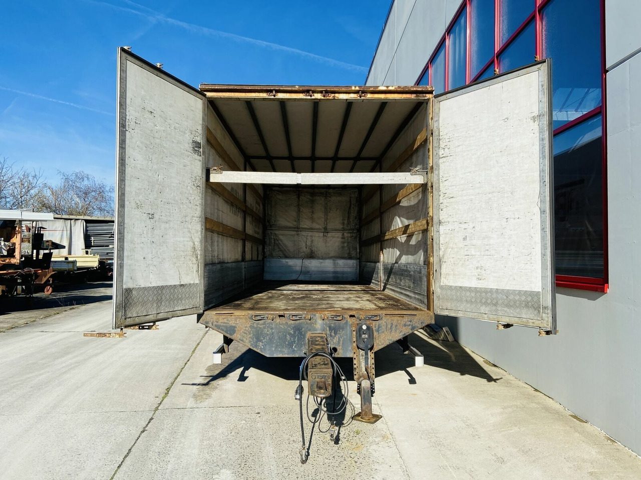 Tandem Planenanhänger - Plane LKW: das Bild 3 Tandem Planenanhänger - Plane LKW: das Bild 3