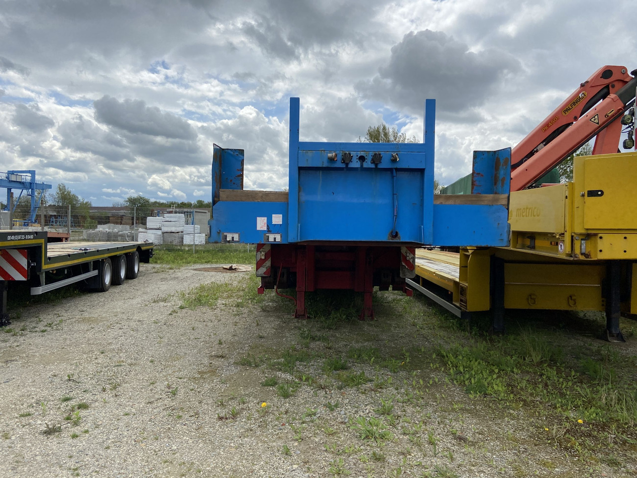 Stp 3 Achs Satteltieflader Platofür Fertigteile oder Baumaschinen - Tieflader Auflieger: das Bild 2 Stp 3 Achs Satteltieflader Platofür Fertigteile oder Baumaschinen - Tieflader Auflieger: das Bild 2