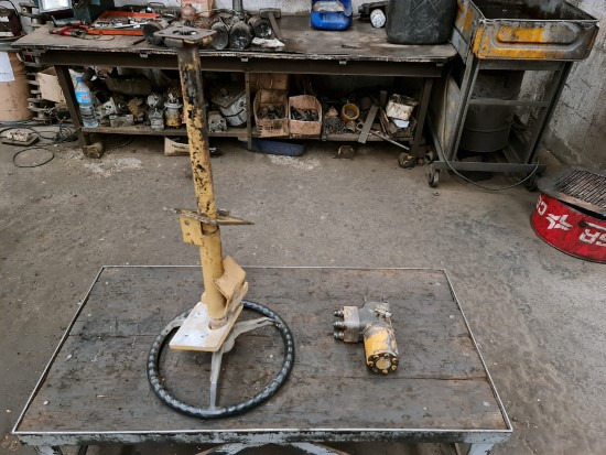 Hydraulik ventil für Baumaschine FIAT ALLIS FR15 (ORBITROL): das Bild 1