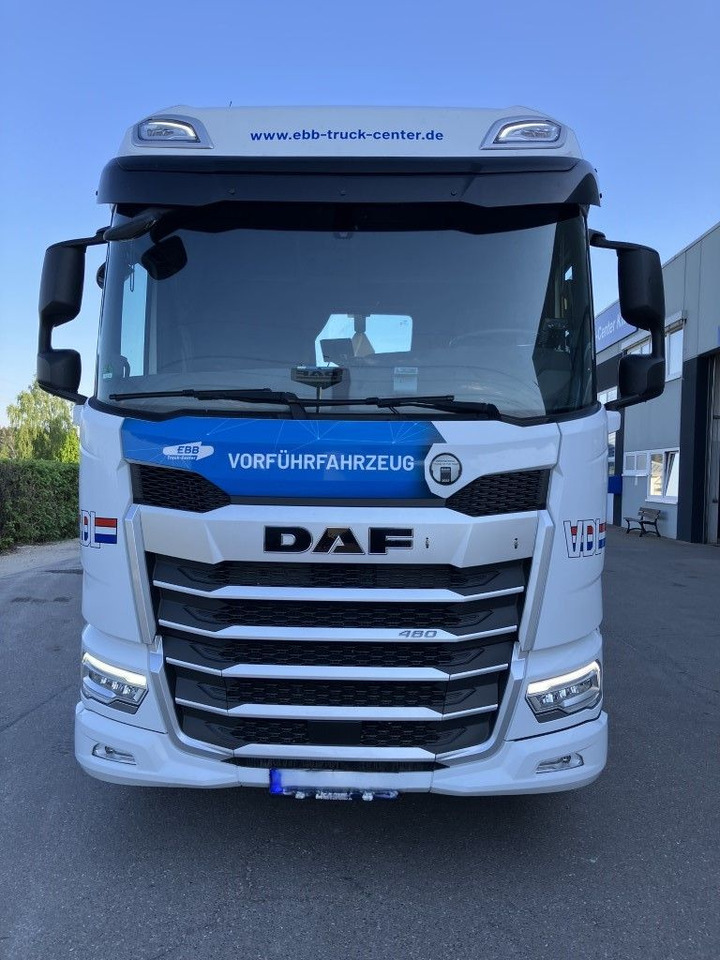 DAF FAN XF 480 mit VDL Abrollkipper DAF FAN XF 480 mit VDL Abrollkipper - Abrollkipper: das Bild 2 DAF FAN XF 480 mit VDL Abrollkipper DAF FAN XF 480 mit VDL Abrollkipper - Abrollkipper: das Bild 2