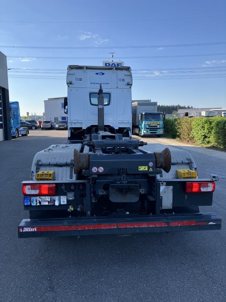 DAF FAN XF 480 mit VDL Abrollkipper DAF FAN XF 480 mit VDL Abrollkipper - Abrollkipper: das Bild 5 DAF FAN XF 480 mit VDL Abrollkipper DAF FAN XF 480 mit VDL Abrollkipper - Abrollkipper: das Bild 5