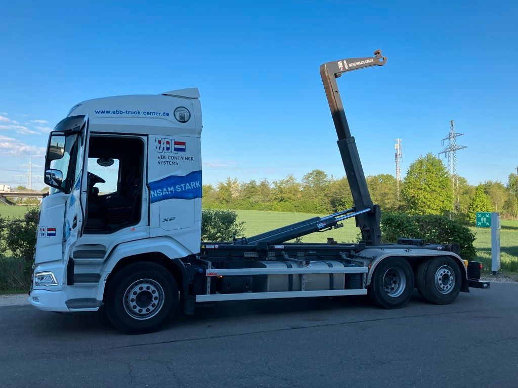 DAF FAN XF 480 mit VDL Abrollkipper DAF FAN XF 480 mit VDL Abrollkipper - Abrollkipper: das Bild 3 DAF FAN XF 480 mit VDL Abrollkipper DAF FAN XF 480 mit VDL Abrollkipper - Abrollkipper: das Bild 3