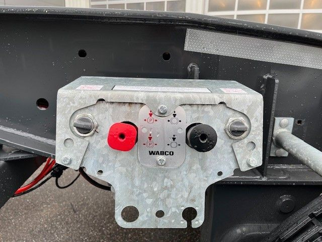 Schlittenanhänger 18 S Schlittenanhänger 18 S - Abrollanhänger/ Absetzanhänger: das Bild 5 Schlittenanhänger 18 S Schlittenanhänger 18 S - Abrollanhänger/ Absetzanhänger: das Bild 5