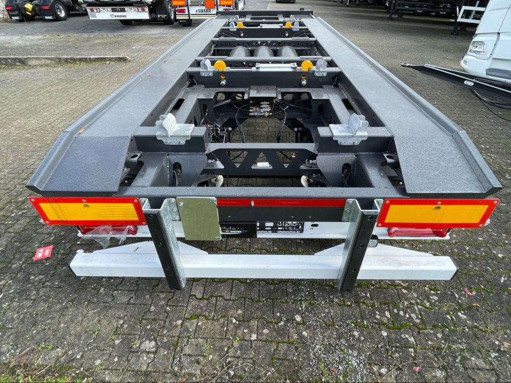 Wielton 2-Achs Außenroller-Abrollanhänger Wielton 2-Achs Außenroller-Abrollanhänger - Abrollanhänger/ Absetzanhänger: das Bild 4 Wielton 2-Achs Außenroller-Abrollanhänger Wielton 2-Achs Außenroller-Abrollanhänger - Abrollanhänger/ Absetzanhänger: das Bild 4