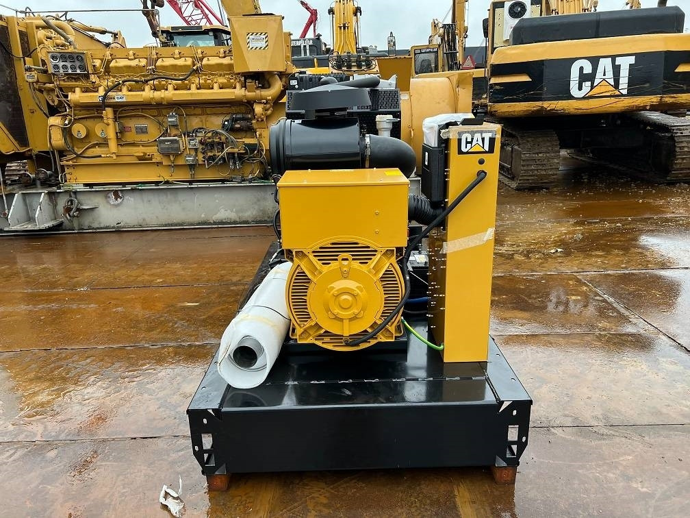 CAT DE 200 E3 200 kva 160kw 10 units availble UNUSED - Stromgenerator: das Bild 3 CAT DE 200 E3 200 kva 160kw 10 units availble UNUSED - Stromgenerator: das Bild 3