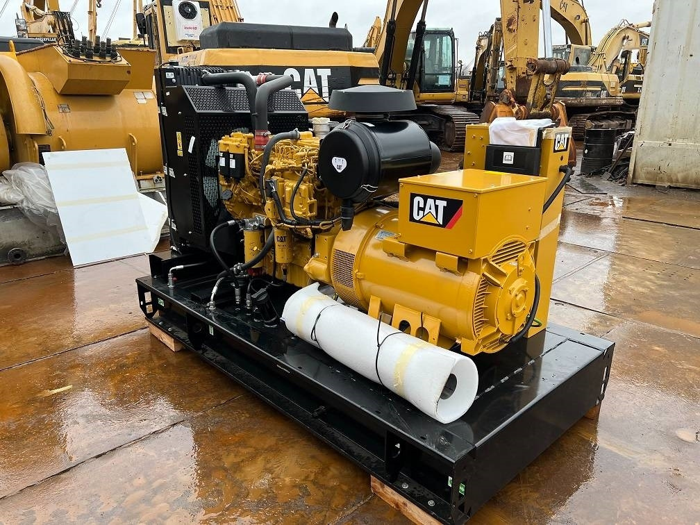 CAT DE 200 E3 200 kva 160kw 10 units availble UNUSED - Stromgenerator: das Bild 4 CAT DE 200 E3 200 kva 160kw 10 units availble UNUSED - Stromgenerator: das Bild 4