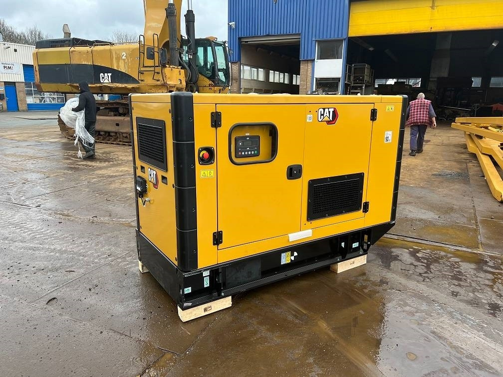 CAT DE 88 E0 (80KVA 64KW) new unused - Stromgenerator: das Bild 1 CAT DE 88 E0 (80KVA 64KW) new unused - Stromgenerator: das Bild 1