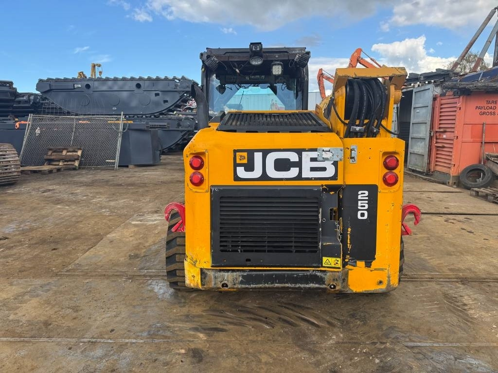 JCB 250t4 - Kompaktlader: das Bild 4 JCB 250t4 - Kompaktlader: das Bild 4