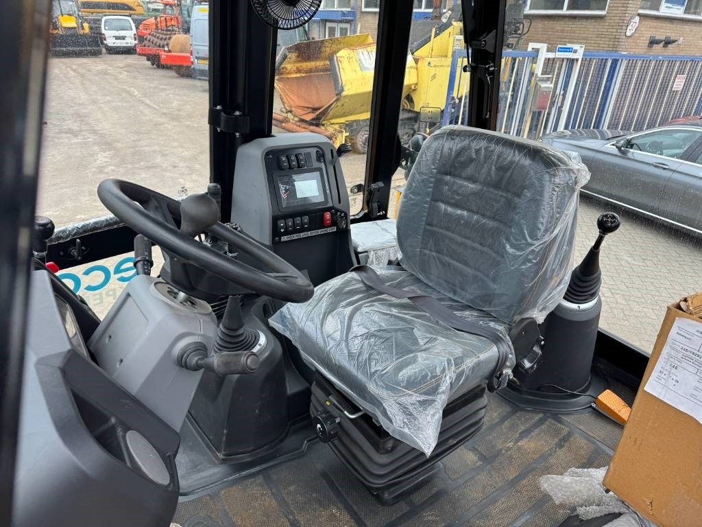 Baggerlader JCB 3 CX with hammer line ( UNUSED ): das Bild 12