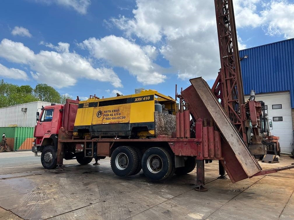 Bohrgerät Sisu 12E480 6X6 WATER WELL DRILL ATLAS COPCO XRV410 (50: das Bild 6