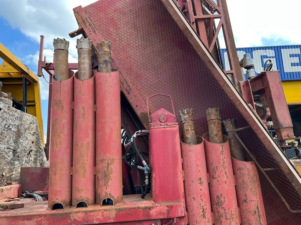 Bohrgerät Sisu 12E480 6X6 WATER WELL DRILL ATLAS COPCO XRV410 (50: das Bild 18