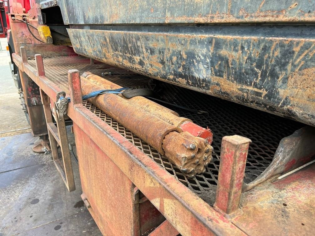 Bohrgerät Sisu 12E480 6X6 WATER WELL DRILL ATLAS COPCO XRV410 (50: das Bild 19