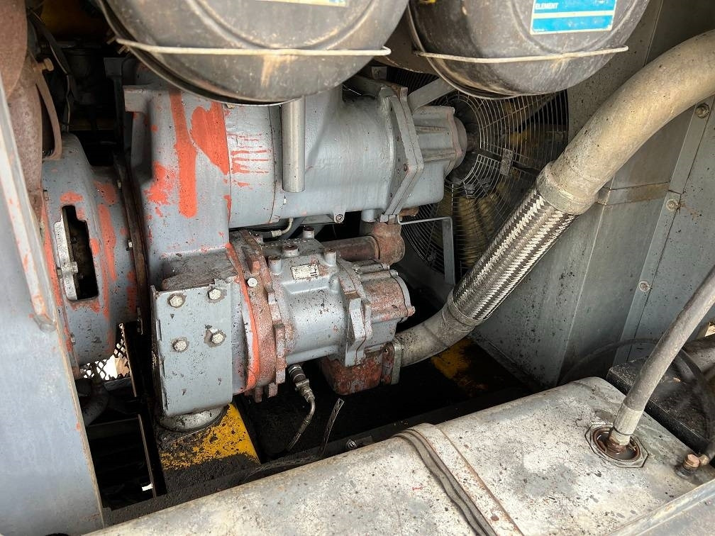 Bohrgerät Sisu 12E480 6X6 WATER WELL DRILL ATLAS COPCO XRV410 (50: das Bild 16